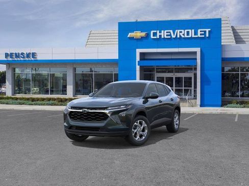 New 2026 Chevrolet Trax LS FWD image 8