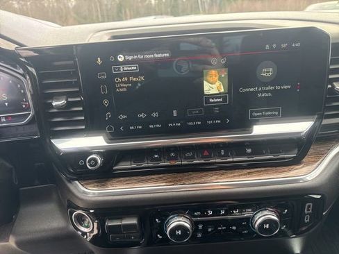 Used 2025 GMC Sierra 1500 Elevation w/ Preferred Package image 17