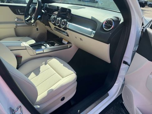New 2026 Mercedes-Benz GLB 250 4MATIC image 21