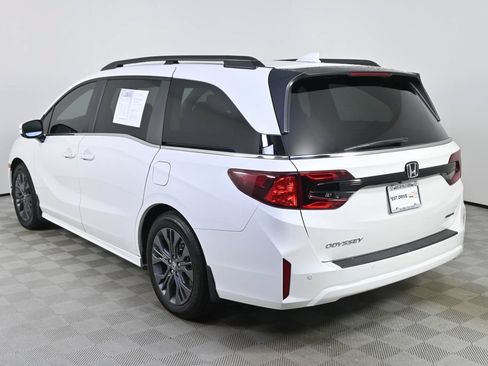 Used 2025 Honda Odyssey Touring image 4