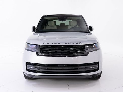 Used 2025 Land Rover Range Rover SE image 8