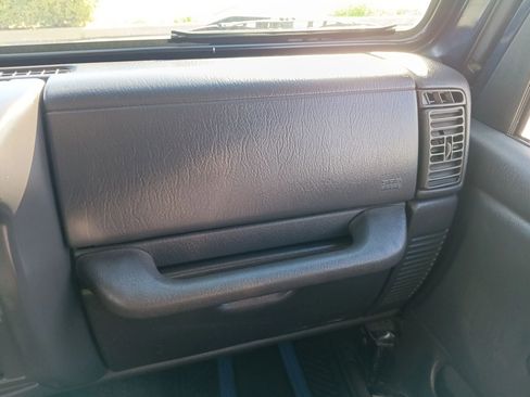 Used 2001 Jeep Wrangler Sport image 17