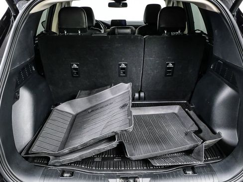 Used 2020 Ford Escape Titanium image 32