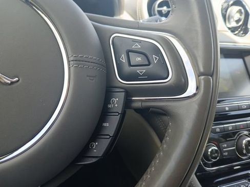 Used 2016 Jaguar XJ L Portfolio AWD/4WD image 23