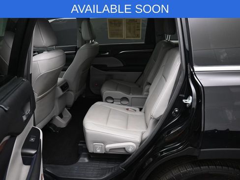 Certified 2016 Toyota Highlander Limited AWD/4WD image 31