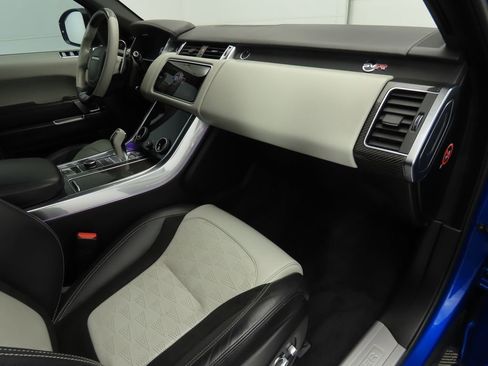 Used 2018 Land Rover Range Rover Sport SVR image 16