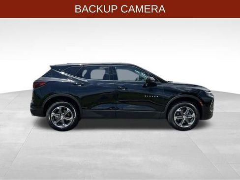 Used 2025 Chevrolet Blazer LT FWD image 8