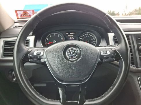 Used 2019 Volkswagen Atlas SE w/ Towing Package image 16