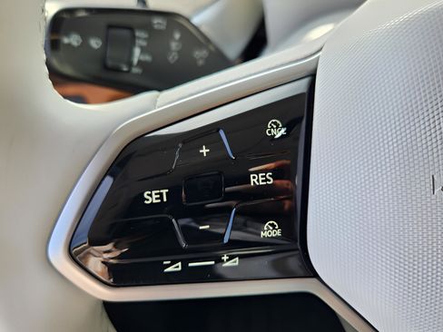 New 2025 Volkswagen ID. Buzz Pro S Plus image 16