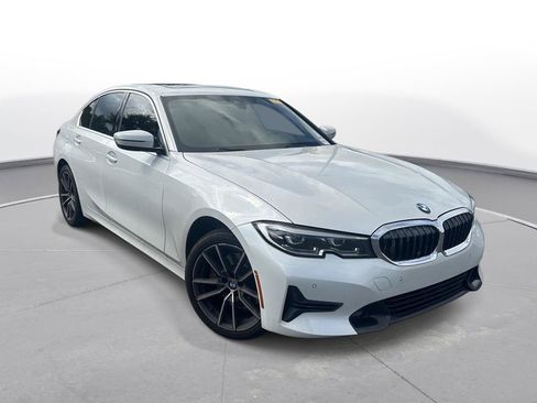 Used 2019 BMW 330i xDrive Sedan w/ Convenience Package AWD/4WD image 4