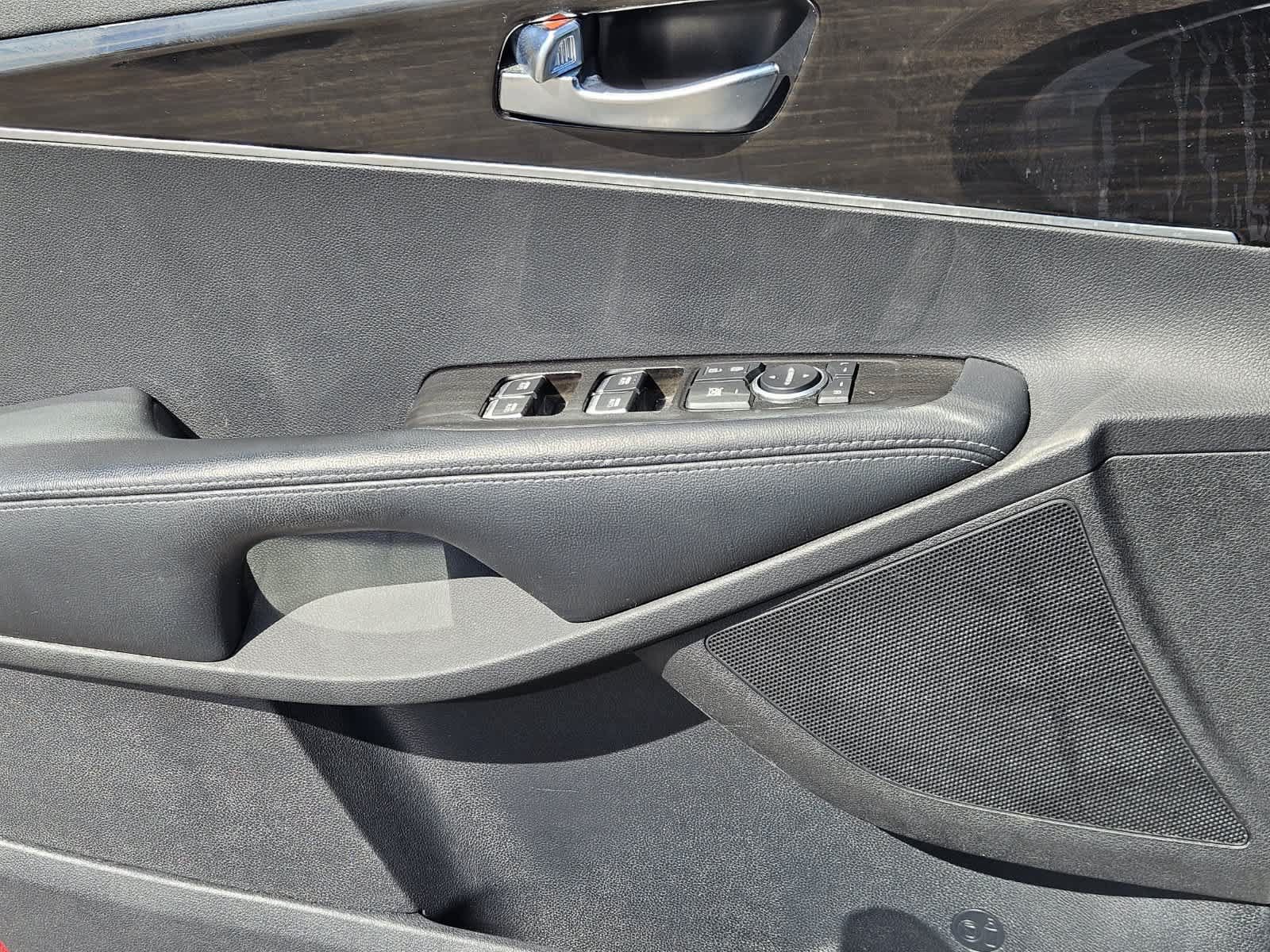 Used 2020 Kia Sorento FWD V6 image 21