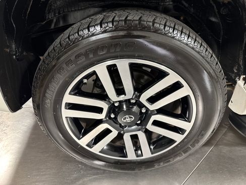 Used 2018 Toyota 4Runner Limited AWD/4WD image 13