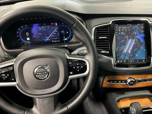 Used 2023 Volvo XC90 B6 Plus w/ Protection Package image 19