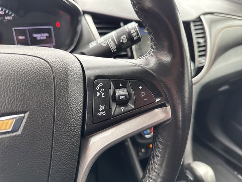 Used 2019 Chevrolet Trax LT w/ Driver Confidence Package image 19