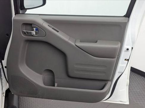 Used 2021 Nissan Frontier SV w/ Midnight Edition Floor Mats AWD/4WD image 23