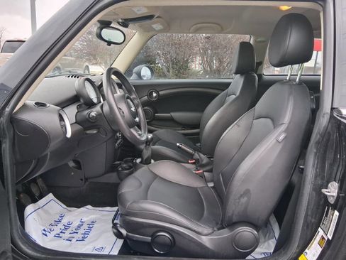 Used 2013 MINI Cooper Hardtop image 9