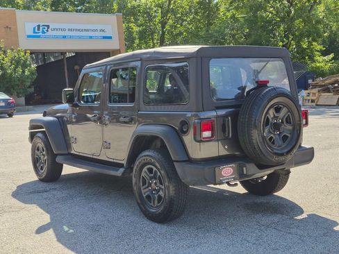 Used 2022 Jeep Wrangler Unlimited Sport AWD/4WD image 7