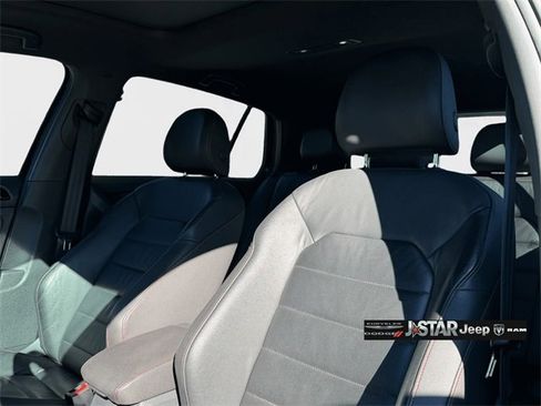 Used 2015 Volkswagen GTI SE image 11