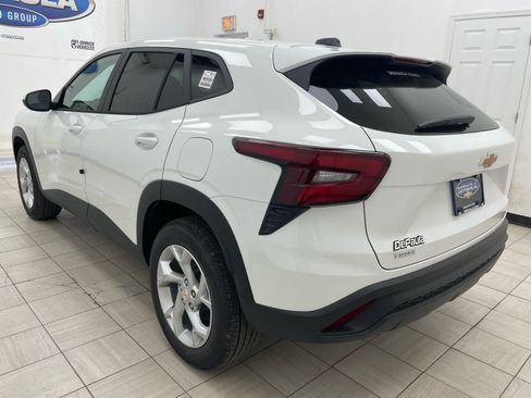 New 2026 Chevrolet Trax LS w/ LS Convenience Package FWD image 18