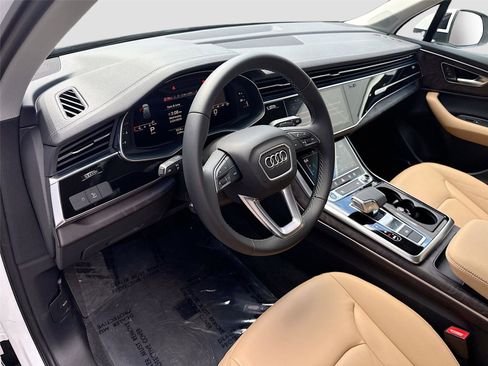 Certified 2025 Audi Q7 2.0T Premium w/ Convenience Plus Package image 9