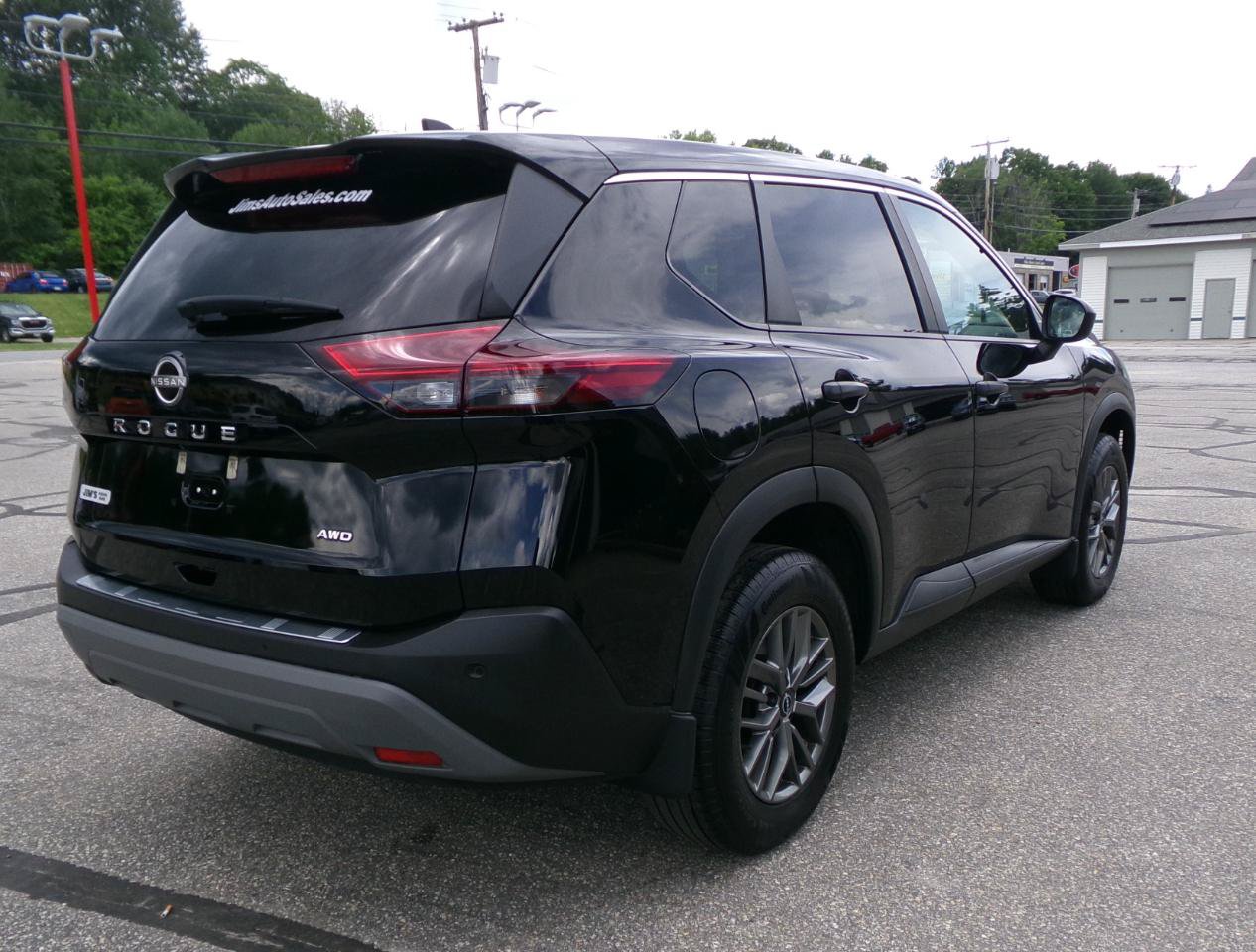 Used 2022 Nissan Rogue S AWD/4WD image 5