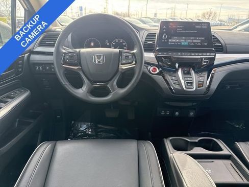 Used 2025 Honda Odyssey Touring image 11