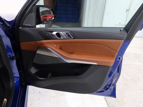 Used 2025 BMW X7 M60i AWD/4WD image 30