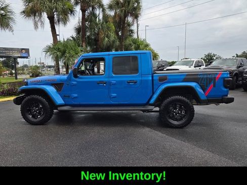 Certified 2025 Jeep Gladiator Sport AWD/4WD image 4