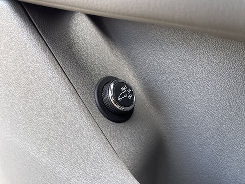 Certified 2025 Cadillac XT5 Premium Luxury image 16