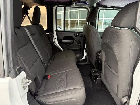 Used 2018 Jeep Wrangler Unlimited Sport image 12
