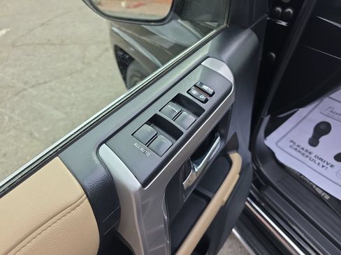 Used 2016 Toyota 4Runner Limited AWD/4WD image 11