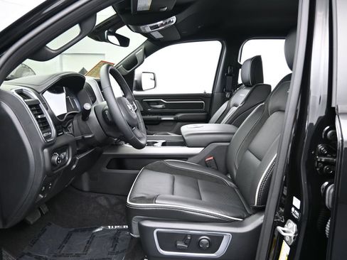 Used 2025 RAM 1500 Laramie w/ Night Edition image 11