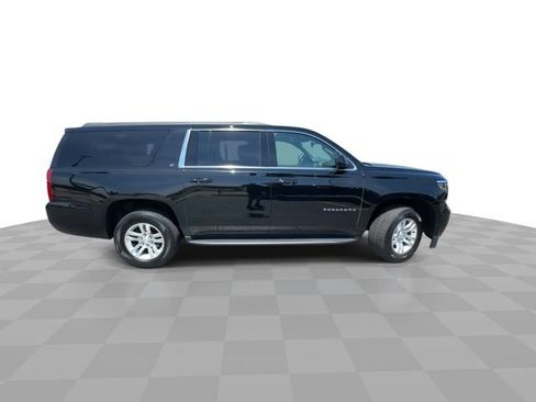 Used 2019 Chevrolet Suburban LT w/ Luxury Package AWD/4WD image 9