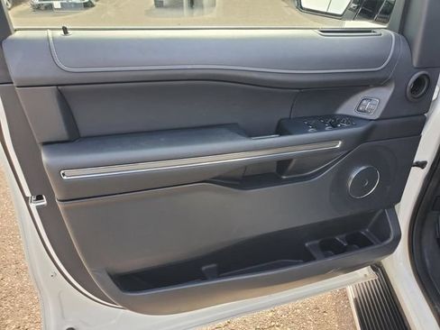 Used 2023 Ford Expedition XLT AWD/4WD image 9