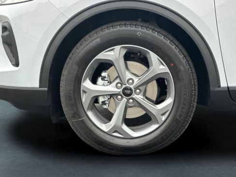 New 2025 Ford Escape ST-Line w/ Cold Weather Package image 28