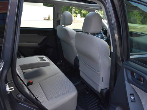 Used 2018 Subaru Forester 2.5i Premium w/ All-Weather Package image 14