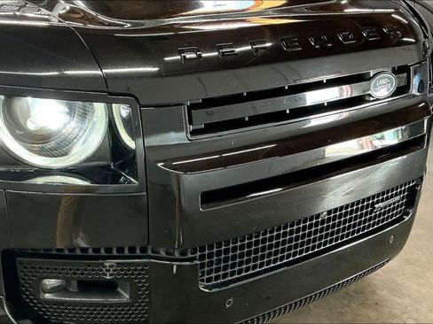 Used 2023 Land Rover Defender 130 X-Dynamic SE image 33