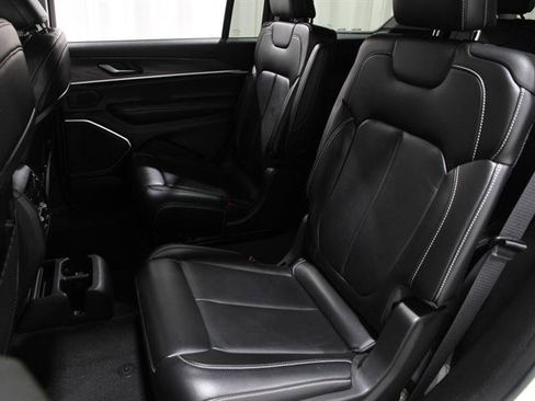 Used 2021 Jeep Grand Cherokee L Limited image 21