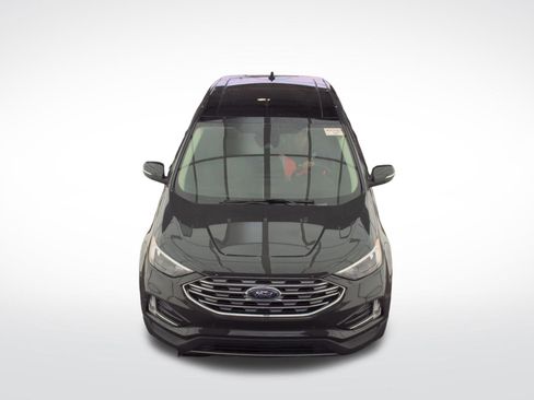 Used 2023 Ford Edge Titanium w/ Class II Trailer Tow Package image 2