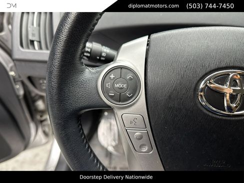 Used 2014 Toyota Prius Five w/ Advanced Technology Package image 28
