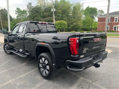 Used 2024 GMC Sierra 3500 Denali w/ Denali Reserve Package AWD/4WD image 4