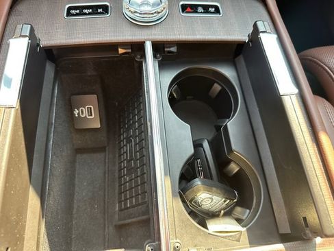 Used 2025 Lincoln Navigator L Reserve AWD/4WD image 35