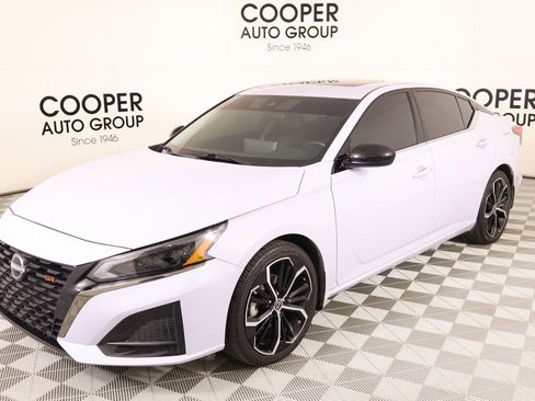 Used 2024 Nissan Altima 2.5 SR w/ SR Premium Package image 10