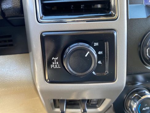 Used 2021 Ford F250 Lariat w/ Chrome Package image 32