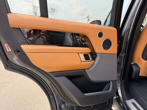 Used 2020 Land Rover Range Rover Autobiography image 17