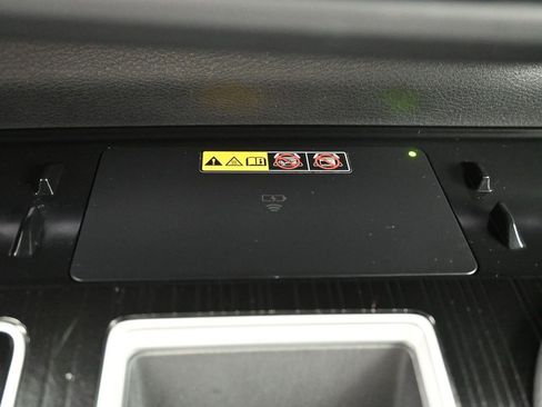 Used 2025 Toyota Sienna XSE image 23