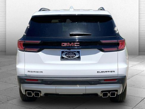 Used 2025 GMC Acadia Elevation FWD image 3