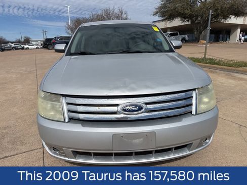 Used 2009 Ford Taurus SEL image 2