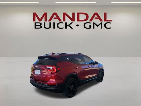 Used 2022 GMC Terrain SLE w/ Driver Convenience Package FWD image 5