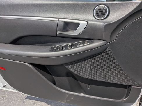 Used 2025 Hyundai Sonata SEL FWD image 11